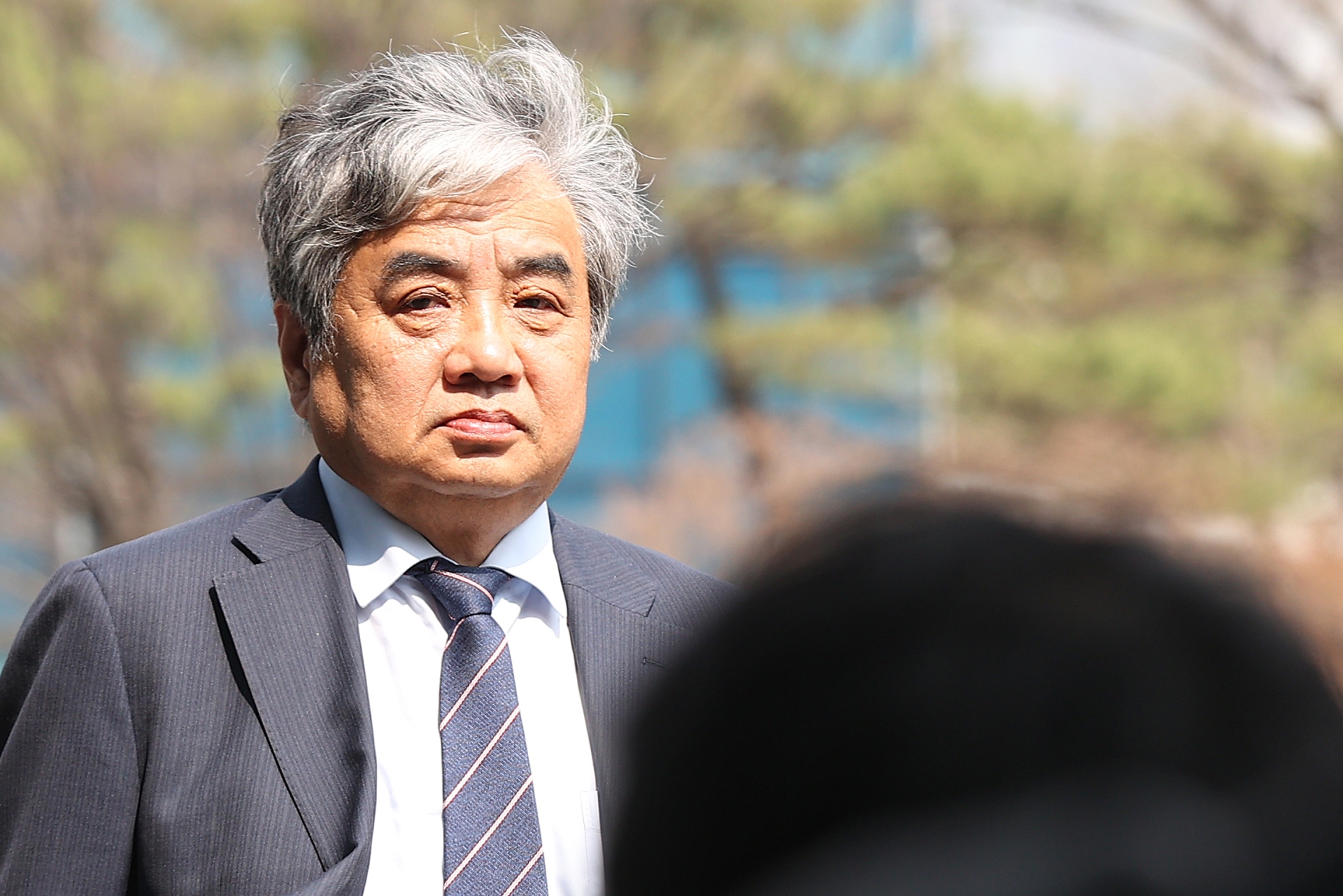 KBC Gwangju Broadcasting reports on the dismissal of Han Sang-hyeok’s arrest warrant, with major charges being subject to debate.