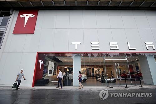 Tesla Lowers Prices Again in China: Engaging in a Price War with Local Competitors