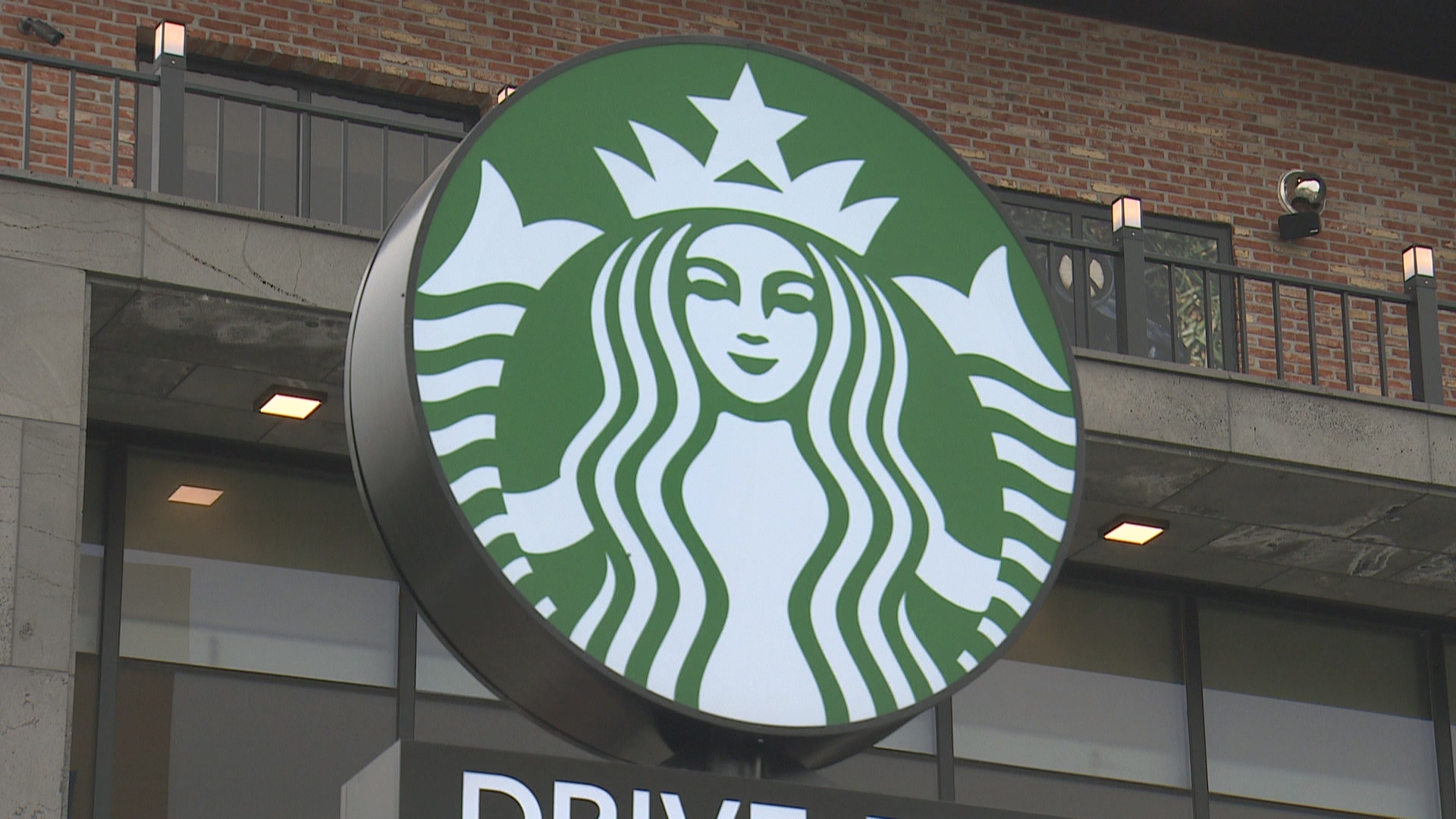 Starbucks Faces Class Action Lawsuit for Selling FruitNamed Drinks